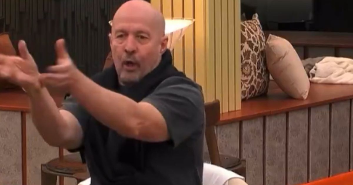 Grande Fratello Vip, Marco Berry ci va giù pesante su Nicolò Brigante: “Cogl**** tutto fisico con un neurone”