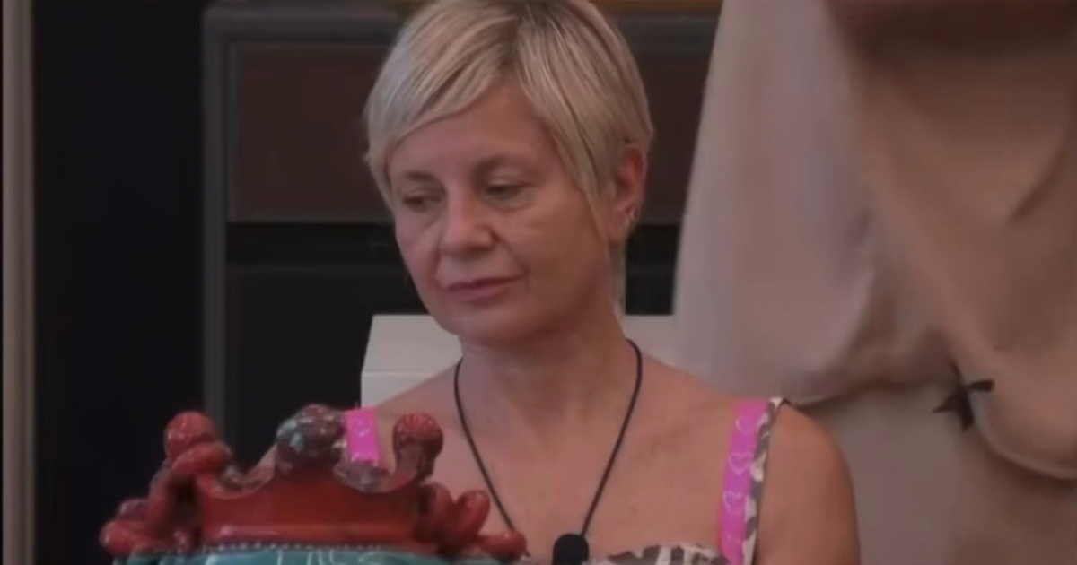 Ingresso di Valeria Marini e reazione di Antonella