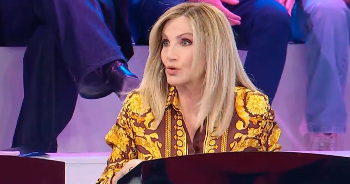 Lorella Cuccarini polemica giuria Serale Amici 25