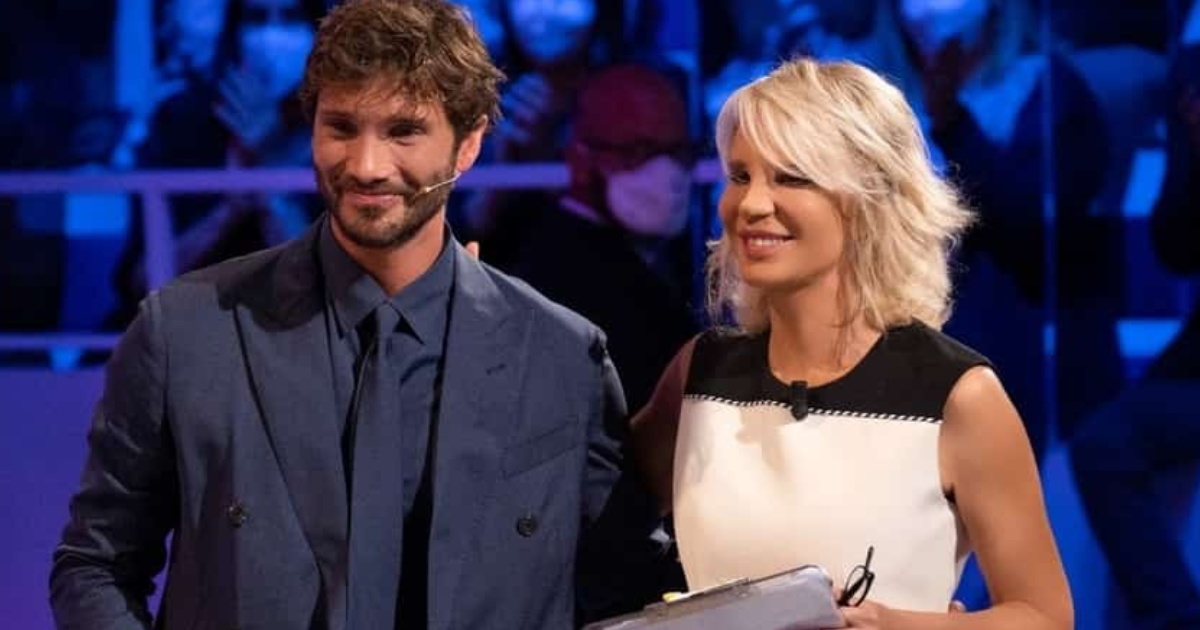 De Filippi De Martino Sanremo 2027