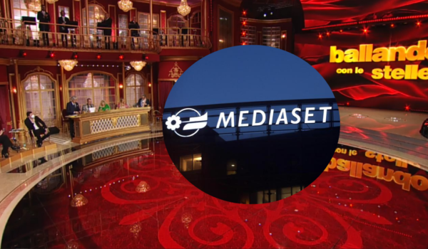 Ballando con le Stelle, noto conduttore Mediaset verso la giuria: “Momentaneamente non sta lavorando”