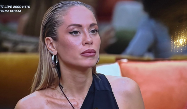 GF Vip in fiamme! Tre regine della casa dichiarano guerra a Federica Morello: scatta il pianto di vendetta! 