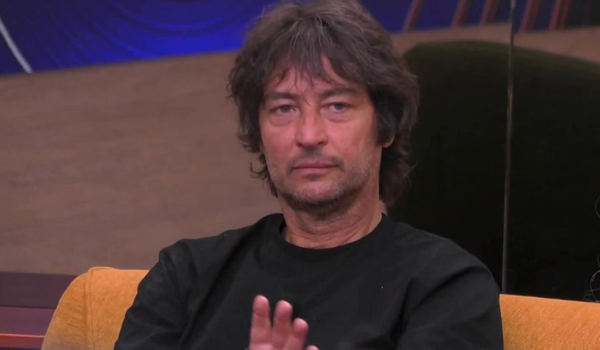 Terremoto al GF Vip: Simone Annicchiarico cacciato con effetto immediato! Regolamento severo o censura fuori tempo massimo?
