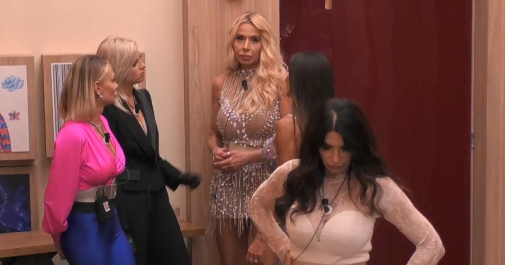 Valeria Marini minaccia ritiro gf vip