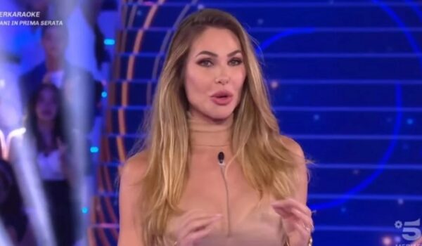 Grande Fratello Vip, tutto quello che è successo nella quarta puntata: Simone Annicchiarico sospeso, scontri e chiarimenti