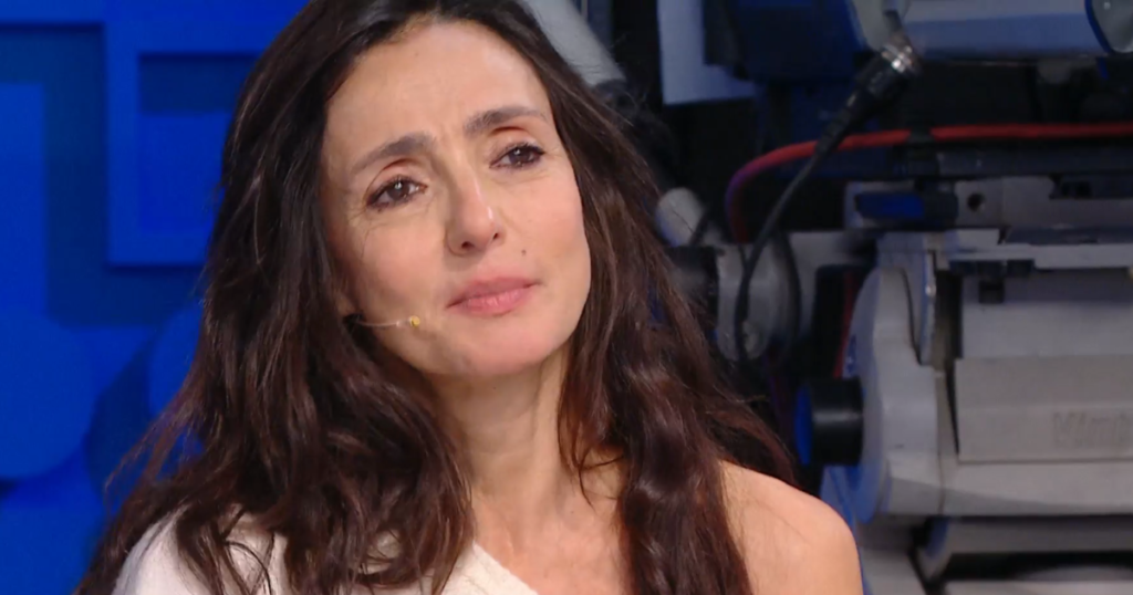 Amici 26 Ambra Angiolini piange