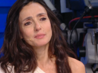 Anticipazioni Amici 26, Ambra Angiolini scoppia in lacrime: cosa è successo in studio