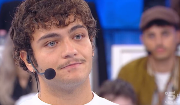 Amici 26, punizione per Andrea Heros dopo l’ultimo posto in classifica: la decisione