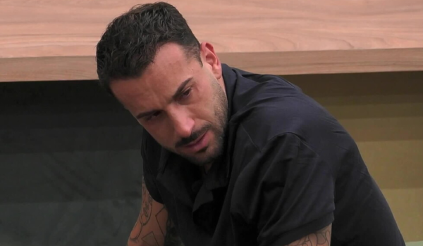 GF Vip, Andreas Muller racconta l’inizio della relazione con Veronica Peparini: “Nessuno mi guardava più in faccia”