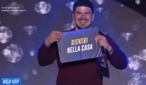 Clamoroso al GF Vip! Giancarlo Danto pesca il biglietto di ritorno e rientra in casa: concorrenti pietrificati!
