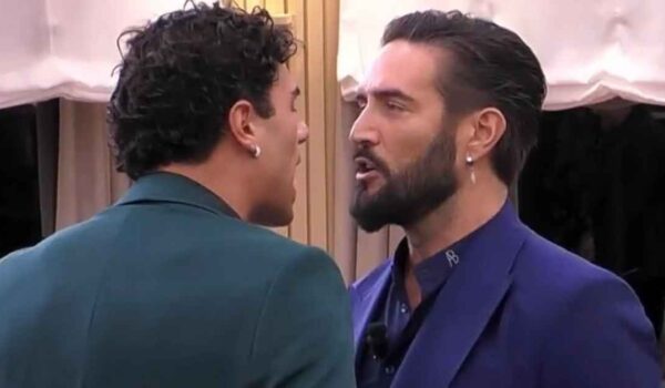 Grande Fratello VIP, scontro durissimo tra Alex Belli e Roncaccia: volano insulti