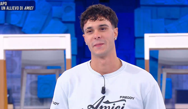 Anticipazioni Amici 26, Napo non balla: si è già infortunato? I dubbi sullo stop improvviso