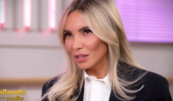 Noemi Bocchi, Corinne Cléry lancia una frecciata a La Volta Buona: «È il clone di Ilary Blasi»