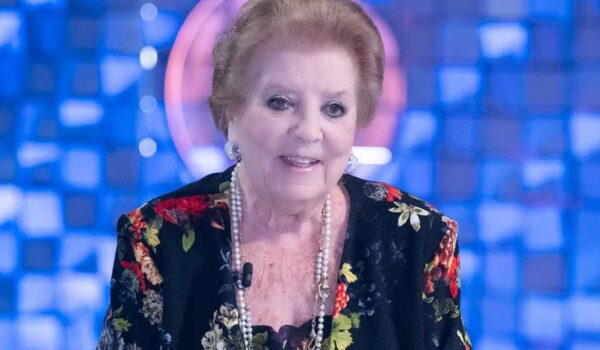 È morta Wilma De Angelis, addio alla cantante e conduttrice: aveva 96 anni